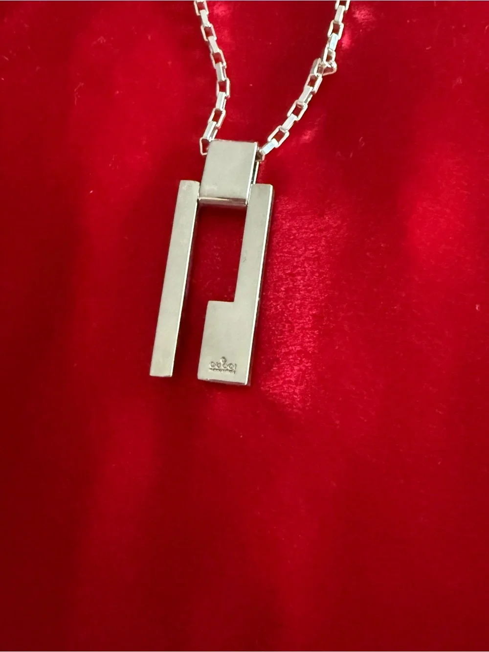 Authentic Gucci Sterling Silver Geometric Pendant Necklace – 18”